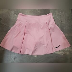Nike Dri-Fit Women's Light Pink Pleated Mini Skort. Built In Shirts. Size M.